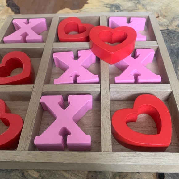 Cute Pink/Red Wooden Tic Tac Toe Game - Picture 4 of 11